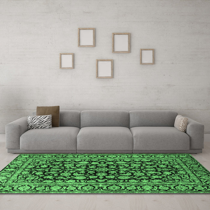 Machine Washable Persian Emerald Green Traditional Area Rugs in a Living Room,, wshtr1829emgrn