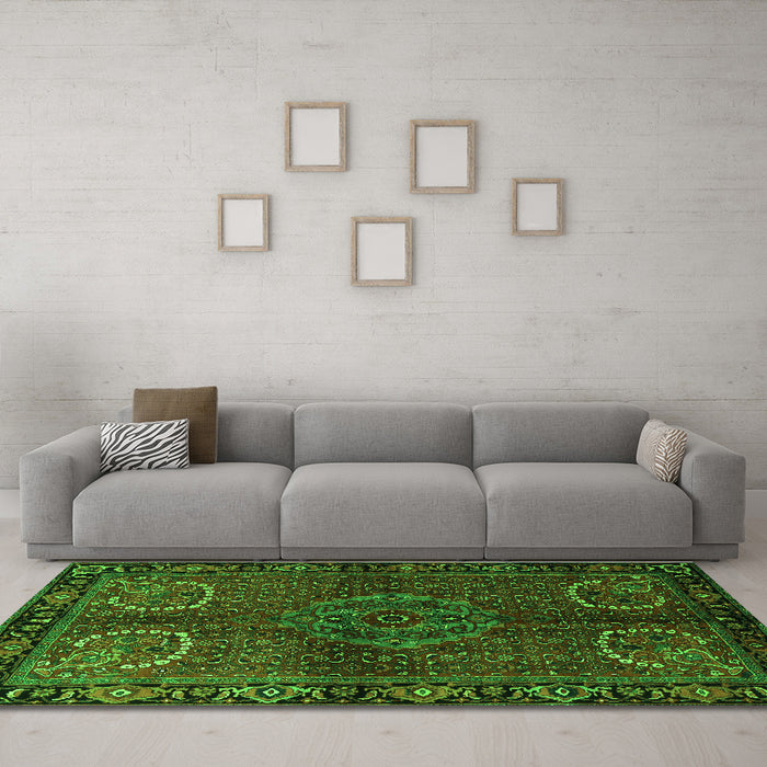 Machine Washable Persian Green Traditional Area Rugs in a Living Room,, wshtr1830grn