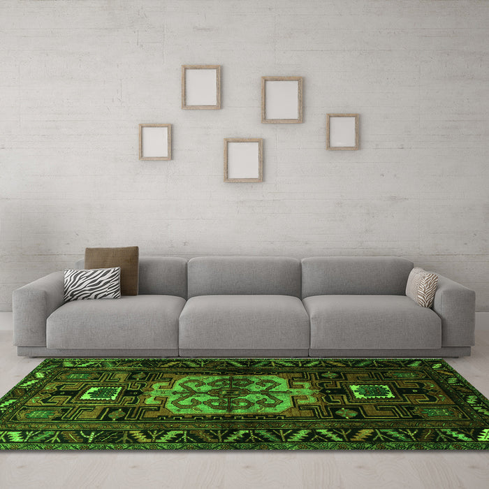 Machine Washable Persian Green Traditional Area Rugs in a Living Room,, wshtr1831grn