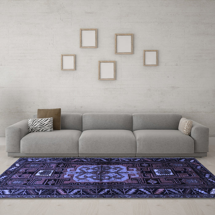Machine Washable Persian Blue Traditional Rug in a Living Room, wshtr1831blu