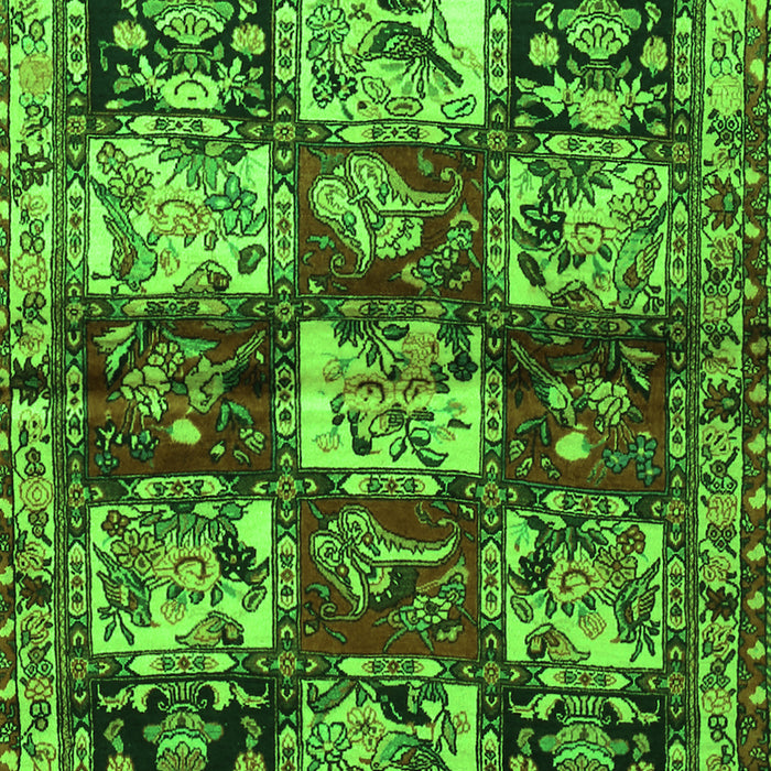 Serging Thickness of Machine Washable Persian Green Traditional Area Rugs, wshtr1832grn