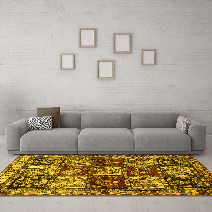 Machine Washable Persian Yellow Traditional Rug in a Living Room, wshtr1832yw