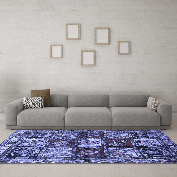 Machine Washable Persian Blue Traditional Rug in a Living Room, wshtr1832blu