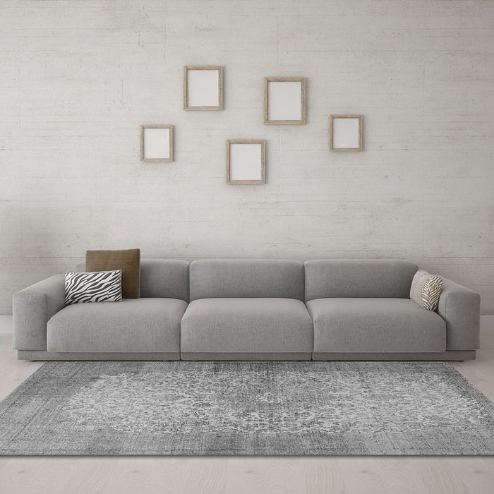 Machine Washable Medallion Gray Traditional Rug in a Living Room,, wshtr1834gry