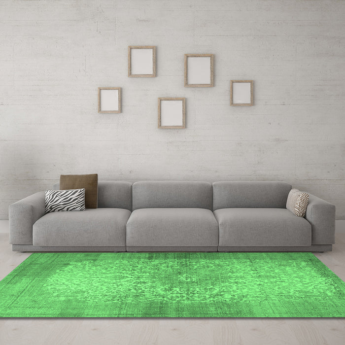 Machine Washable Medallion Emerald Green Traditional Area Rugs in a Living Room,, wshtr1834emgrn