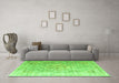 Machine Washable Persian Green Traditional Area Rugs in a Living Room,, wshtr1835grn