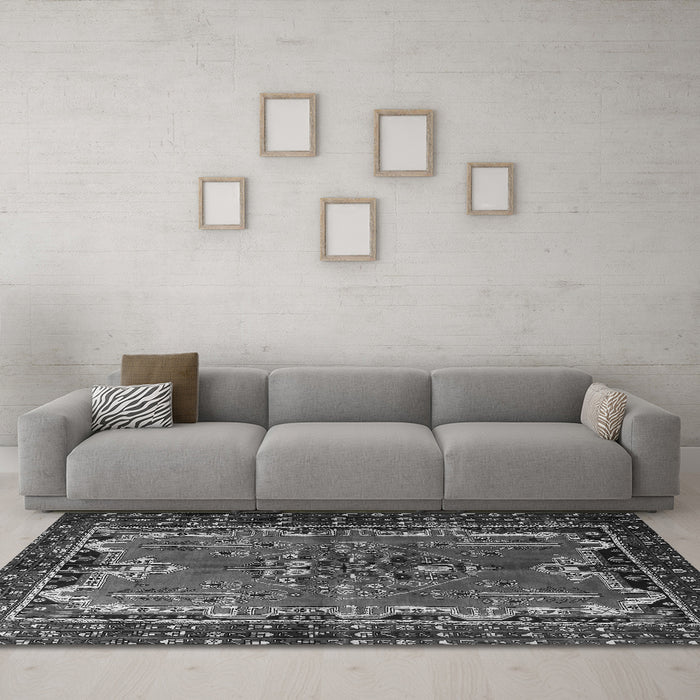 Machine Washable Persian Gray Traditional Rug in a Living Room,, wshtr1836gry