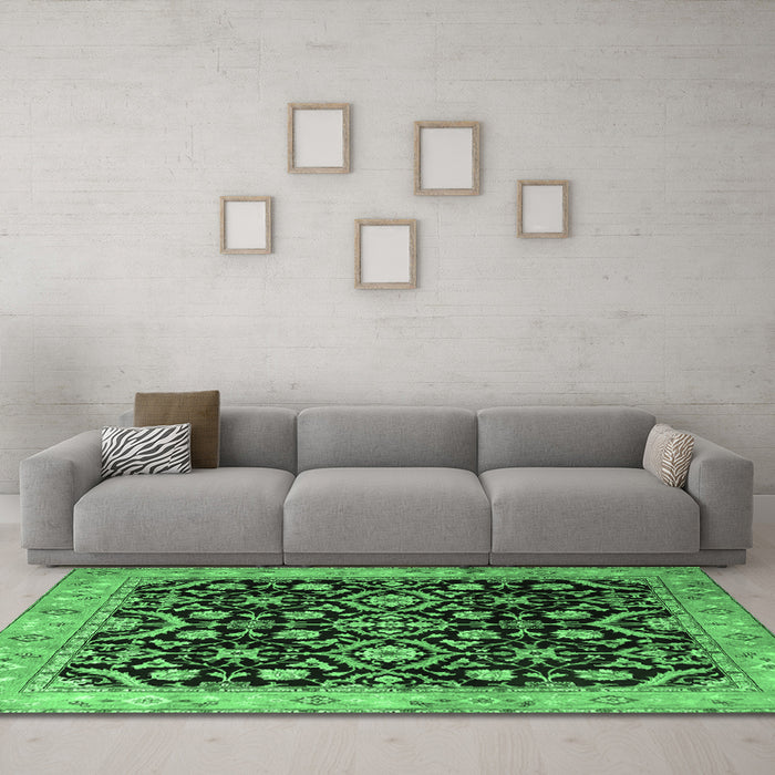 Machine Washable Persian Emerald Green Traditional Area Rugs in a Living Room,, wshtr1837emgrn