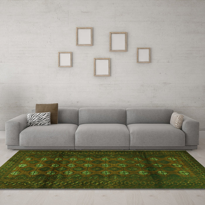 Machine Washable Persian Green Traditional Area Rugs in a Living Room,, wshtr1838grn