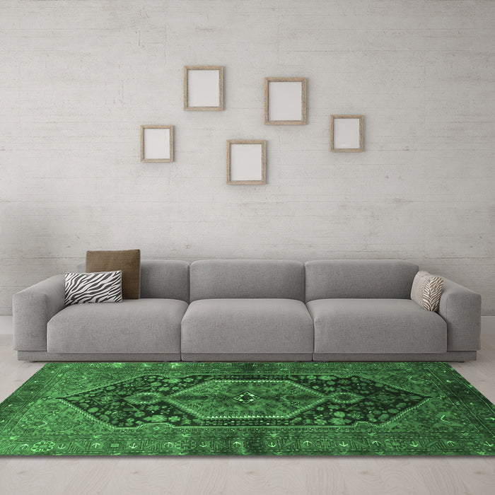 Machine Washable Persian Emerald Green Traditional Area Rugs in a Living Room,, wshtr183emgrn