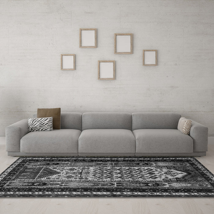 Machine Washable Persian Gray Traditional Rug in a Living Room,, wshtr1840gry