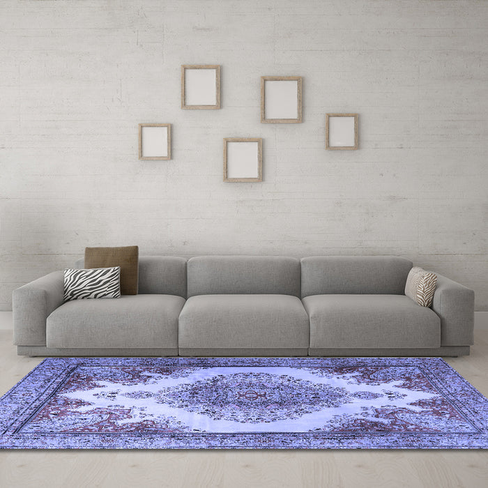 Machine Washable Persian Blue Traditional Rug in a Living Room, wshtr1842blu