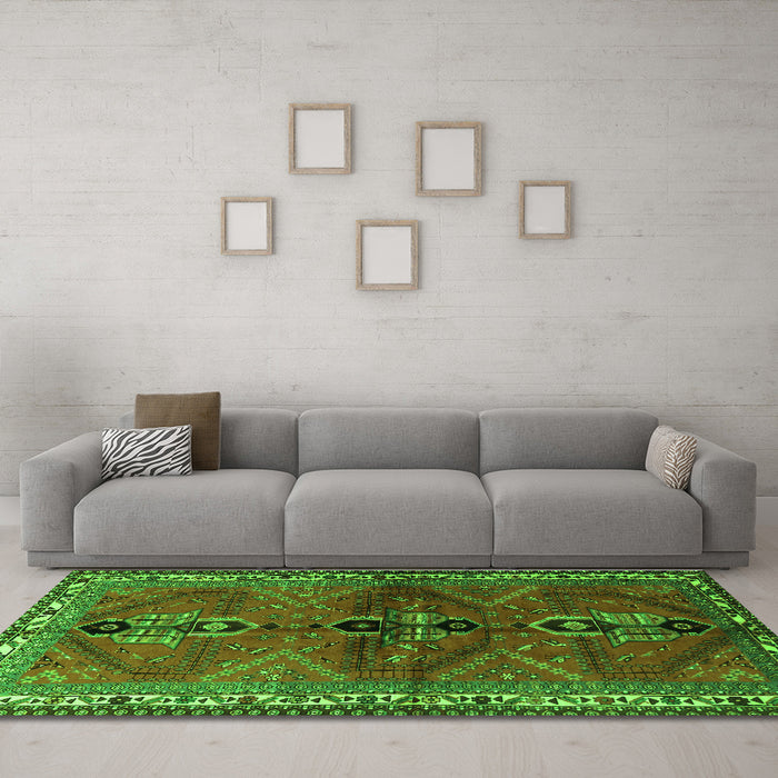 Machine Washable Persian Green Traditional Area Rugs in a Living Room,, wshtr1843grn