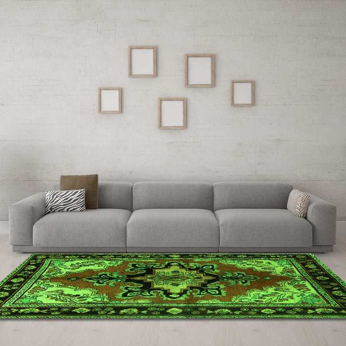 Machine Washable Persian Green Traditional Area Rugs in a Living Room,, wshtr1845grn