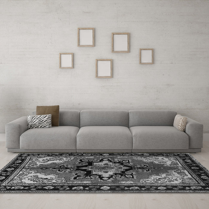 Machine Washable Persian Gray Traditional Rug in a Living Room,, wshtr1845gry
