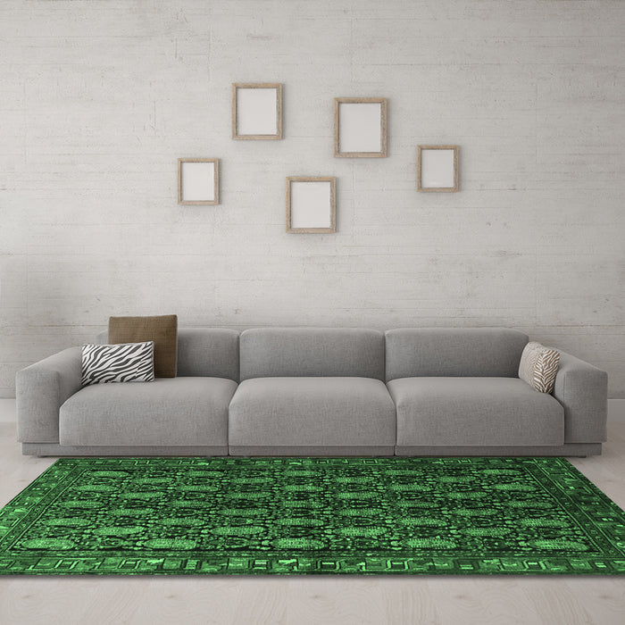 Machine Washable Persian Emerald Green Traditional Area Rugs in a Living Room,, wshtr1846emgrn