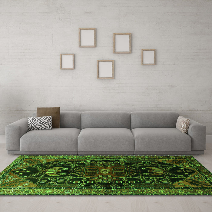 Machine Washable Persian Green Traditional Area Rugs in a Living Room,, wshtr1847grn