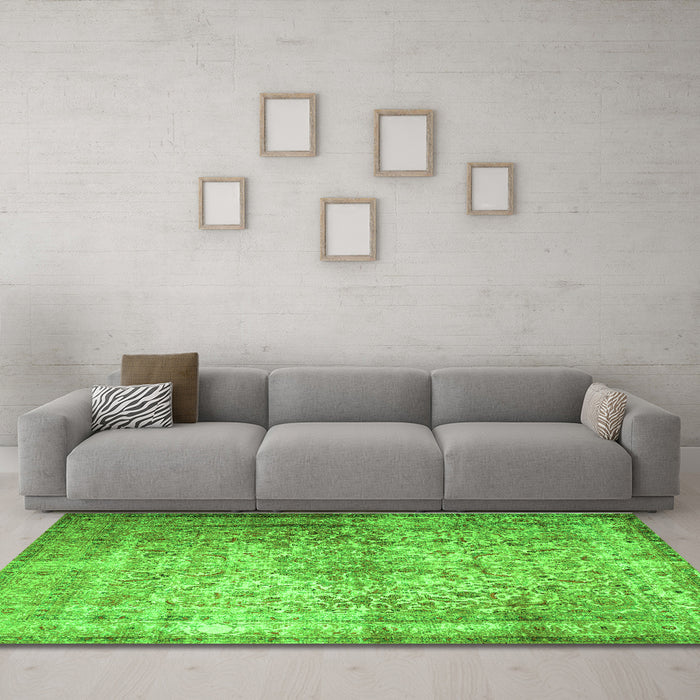 Machine Washable Persian Green Traditional Area Rugs in a Living Room,, wshtr1848grn