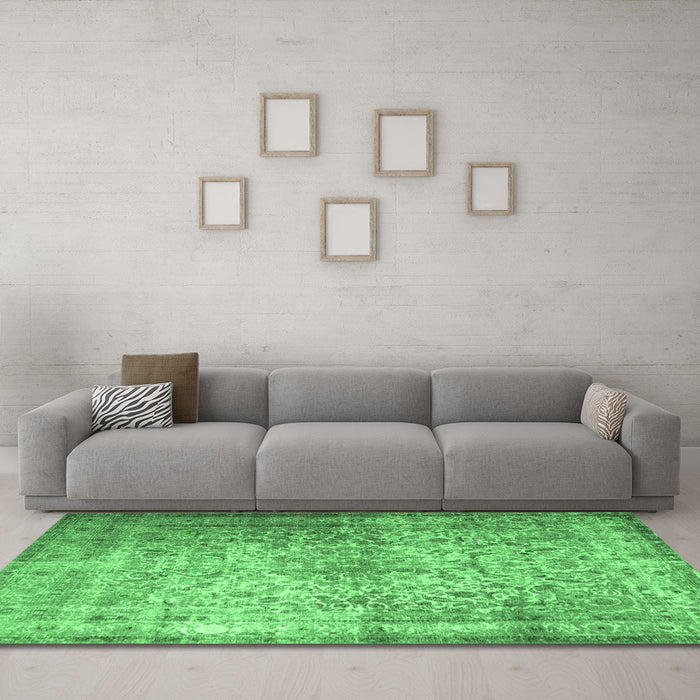 Machine Washable Persian Emerald Green Traditional Area Rugs in a Living Room,, wshtr1848emgrn