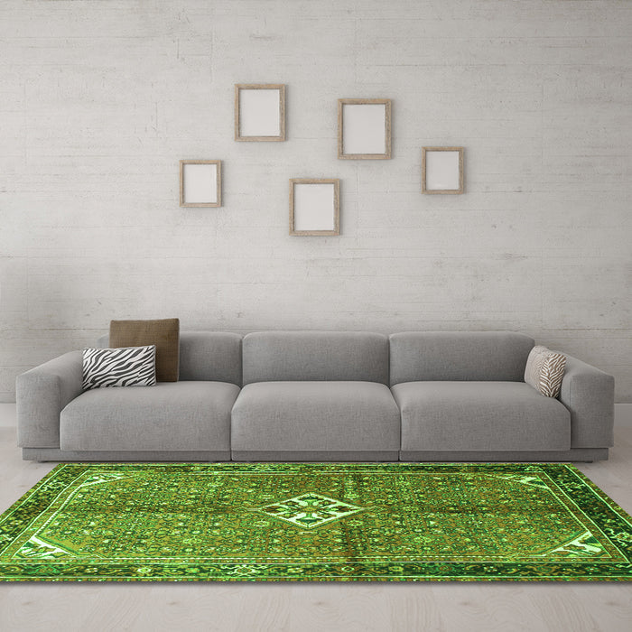 Machine Washable Persian Green Traditional Area Rugs in a Living Room,, wshtr184grn