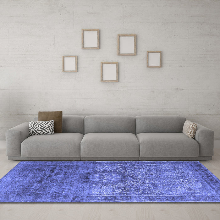 Machine Washable Persian Blue Traditional Rug in a Living Room, wshtr1850blu
