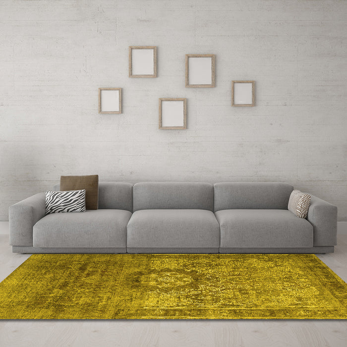 Machine Washable Persian Yellow Traditional Rug in a Living Room, wshtr1850yw