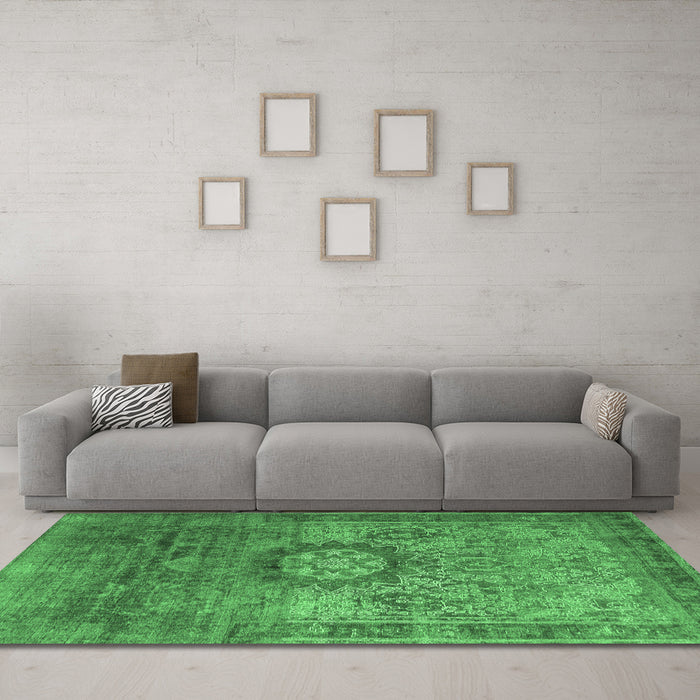 Machine Washable Persian Emerald Green Traditional Area Rugs in a Living Room,, wshtr1850emgrn