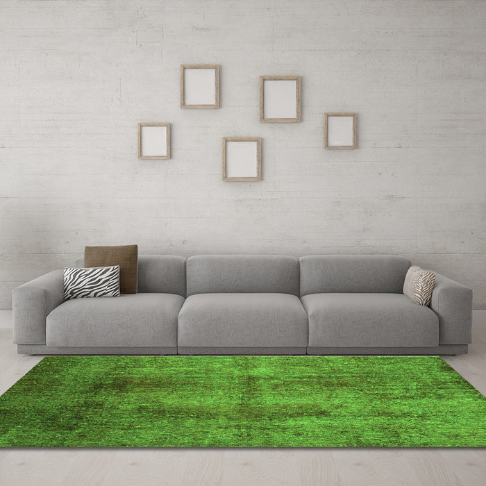Machine Washable Persian Green Traditional Area Rugs in a Living Room,, wshtr1851grn