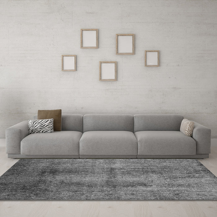 Machine Washable Persian Gray Traditional Rug in a Living Room,, wshtr1851gry