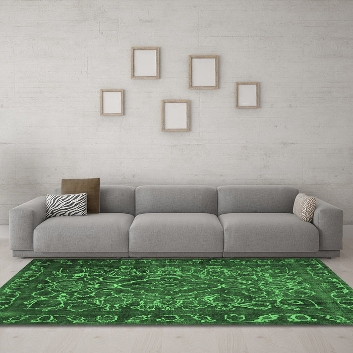 Machine Washable Persian Emerald Green Traditional Area Rugs in a Living Room,, wshtr1852emgrn