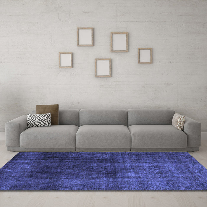 Machine Washable Persian Blue Traditional Rug in a Living Room, wshtr1854blu