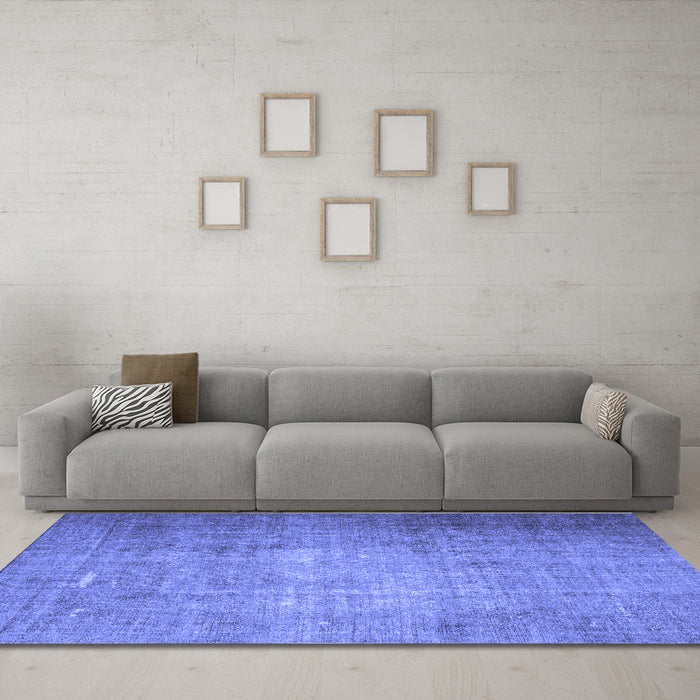 Machine Washable Persian Blue Traditional Rug in a Living Room, wshtr1855blu