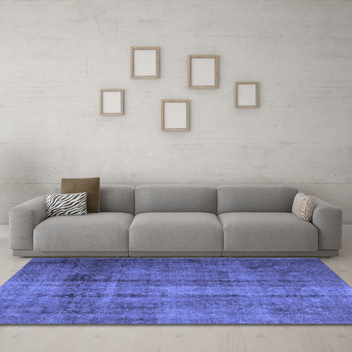 Machine Washable Persian Blue Traditional Rug in a Living Room, wshtr1856blu