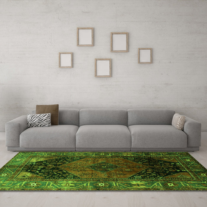 Machine Washable Persian Green Traditional Area Rugs in a Living Room,, wshtr1859grn