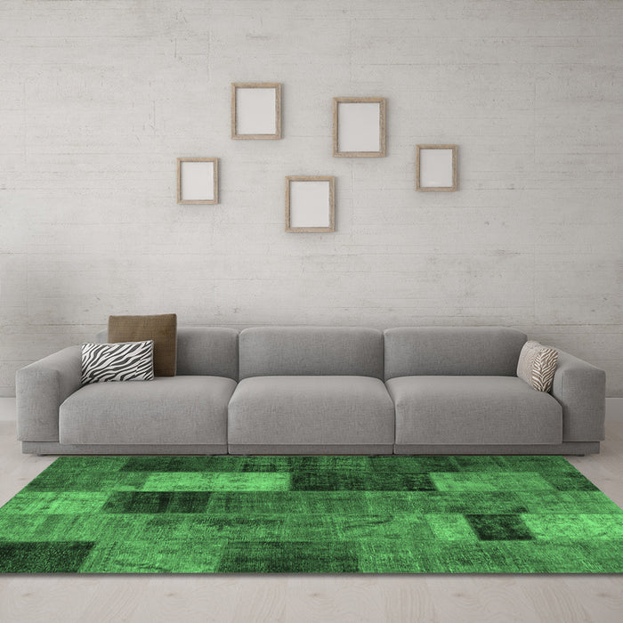 Machine Washable Patchwork Emerald Green Transitional Area Rugs in a Living Room,, wshtr1862emgrn