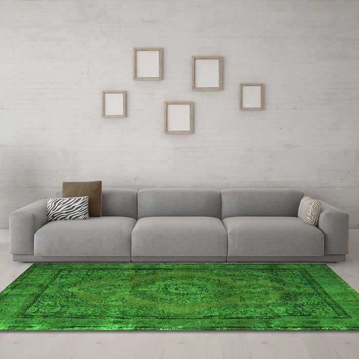 Machine Washable Persian Green Traditional Area Rugs in a Living Room,, wshtr1863grn