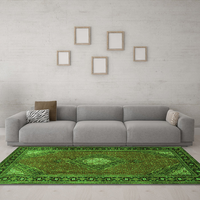 Machine Washable Medallion Green Traditional Area Rugs in a Living Room,, wshtr1866grn