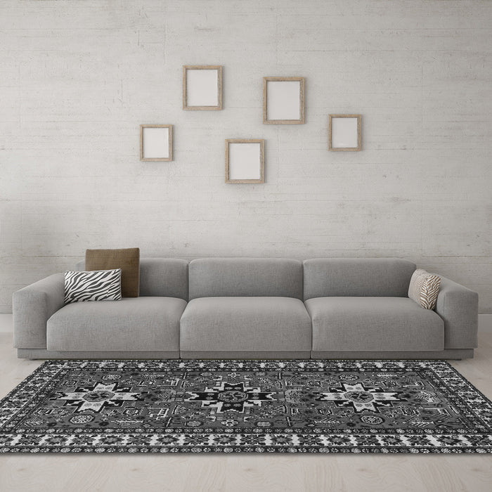 Machine Washable Persian Gray Traditional Rug in a Living Room,, wshtr1869gry