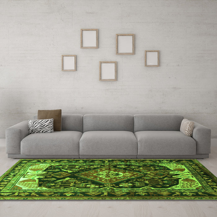Machine Washable Persian Green Traditional Area Rugs in a Living Room,, wshtr186grn