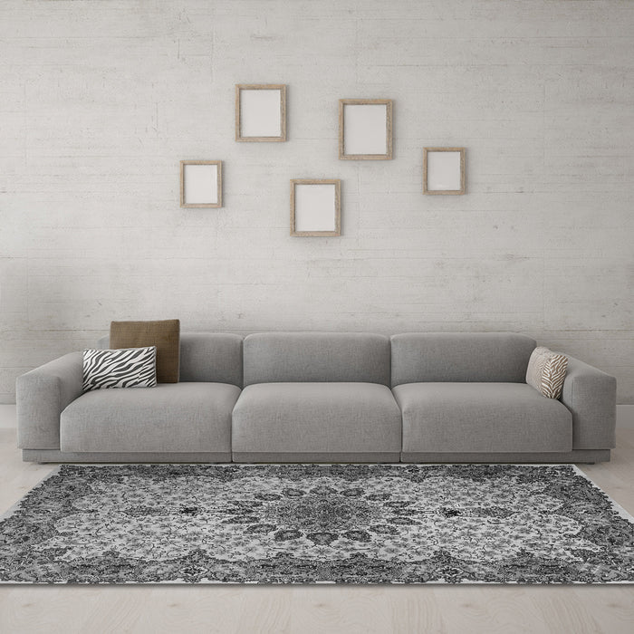 Machine Washable Persian Gray Traditional Rug in a Living Room,, wshtr1870gry