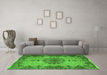 Machine Washable Persian Green Traditional Area Rugs in a Living Room,, wshtr1870grn