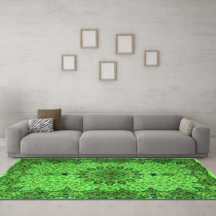 Machine Washable Persian Green Traditional Area Rugs in a Living Room,, wshtr1870grn