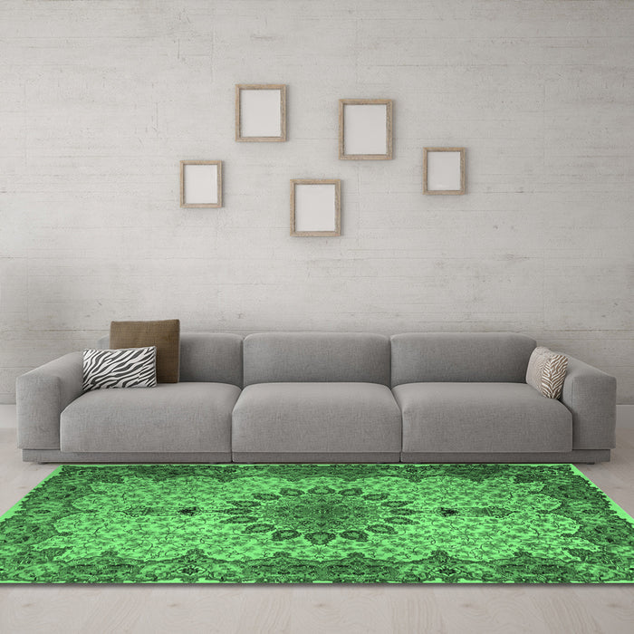 Machine Washable Persian Emerald Green Traditional Area Rugs in a Living Room,, wshtr1870emgrn