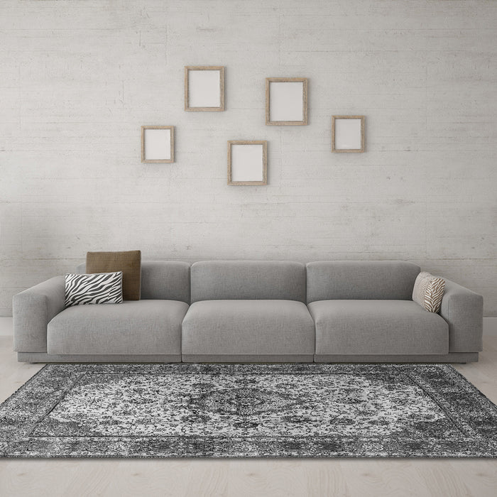 Machine Washable Persian Gray Traditional Rug in a Living Room,, wshtr1873gry