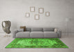 Machine Washable Persian Green Traditional Area Rugs in a Living Room,, wshtr1873grn