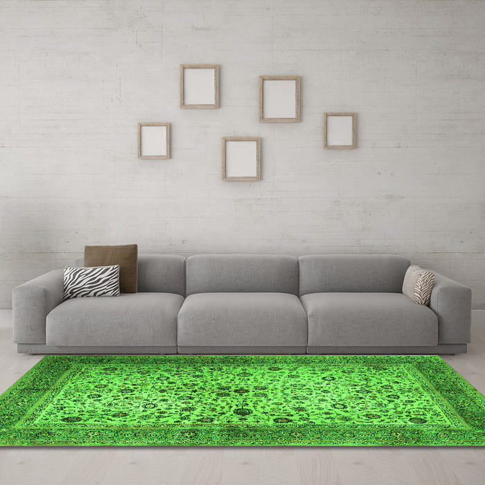 Machine Washable Persian Green Traditional Area Rugs in a Living Room,, wshtr1875grn