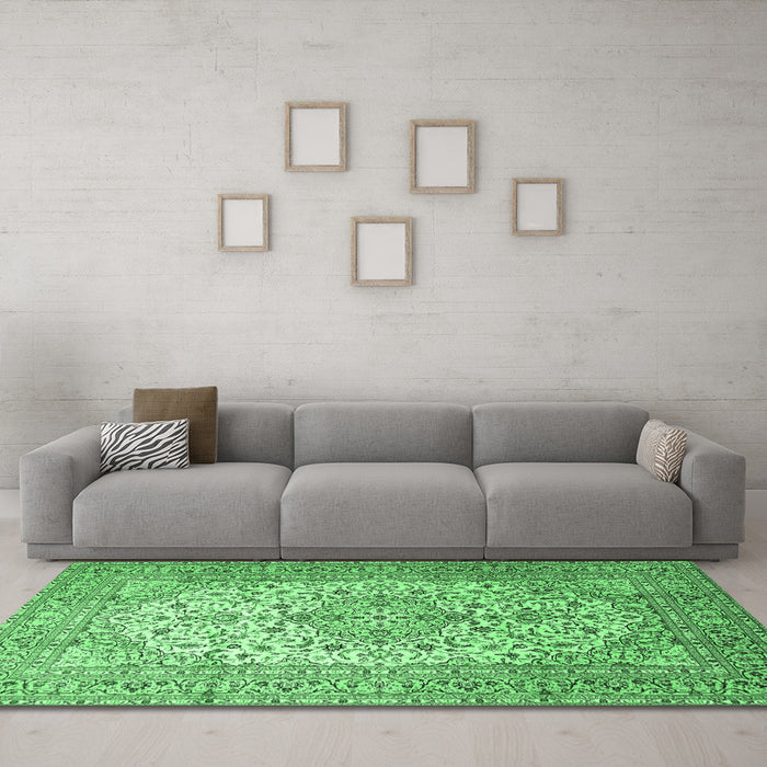 Machine Washable Persian Emerald Green Traditional Area Rugs in a Living Room,, wshtr1877emgrn