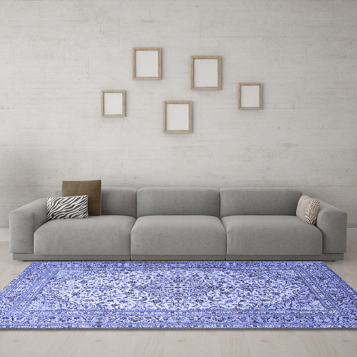 Machine Washable Persian Blue Traditional Rug in a Living Room, wshtr1877blu