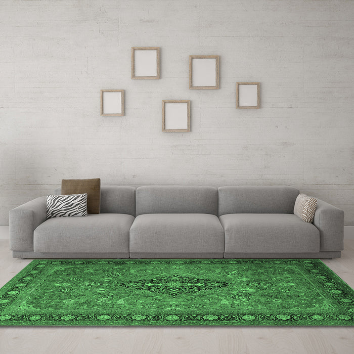 Machine Washable Medallion Emerald Green Traditional Area Rugs in a Living Room,, wshtr1879emgrn