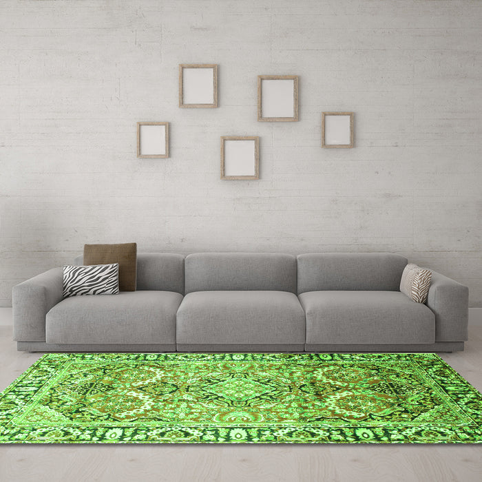Machine Washable Persian Green Traditional Area Rugs in a Living Room,, wshtr187grn